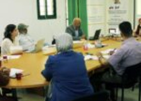 ضمن ورشة العمل التي نظمت بين شبكة المنظمات الاهلية، ومدرسة الامهات لمناقشة واقع العمل غير المنظم