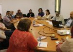 ضمن ورشة العمل التي نظمت بين شبكة المنظمات الاهلية، ومدرسة الامهات لمناقشة واقع العمل غير المنظم