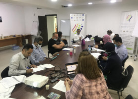 جانب من اجتماع مناقشة تطوير العلاقة مع المؤسسات، والجمعيات القاعدية