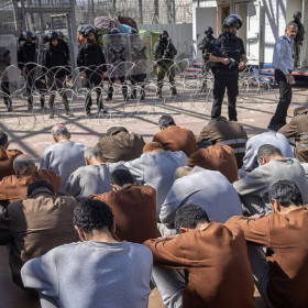 لا لقانون الاعدام لتتوقف سياسات الاحتلال في السجون فورا