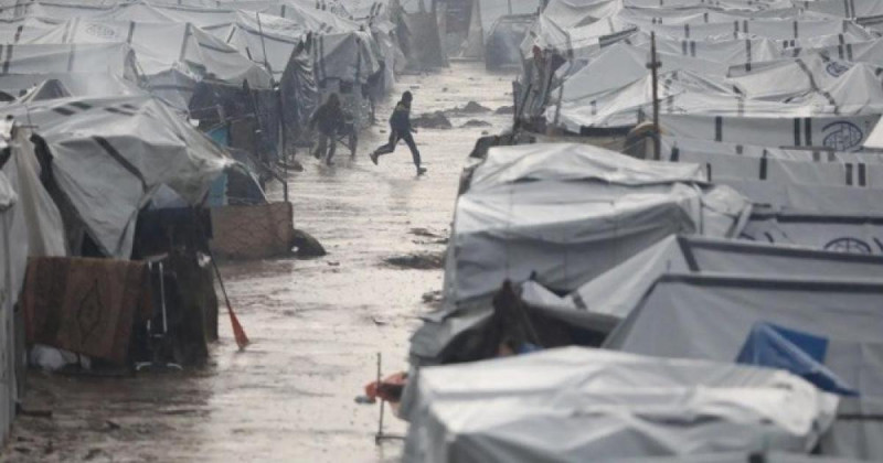 مناشدة ونداء عاجل المنخفض الجوي والرياح العاتية والامطار تدمر مراكز وخيم الايواء