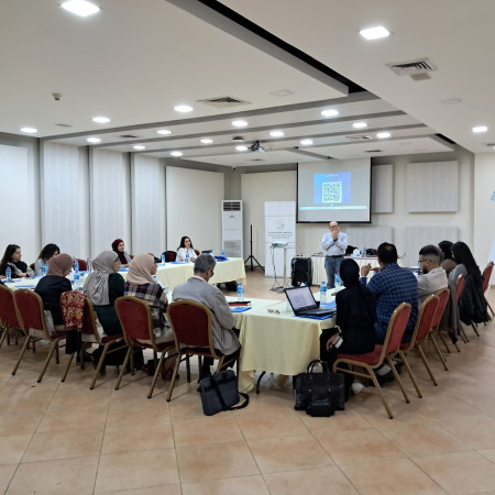 ورشة تدريبية حول مفهوم اوراق الحقائق، واهميتها في عمل المؤسسات الاهلية، وطرق اعدادها، ومرحل كتابتها، وكيفية التعامل مع المعلومة في سياق اعداد اوراق الحقائق .