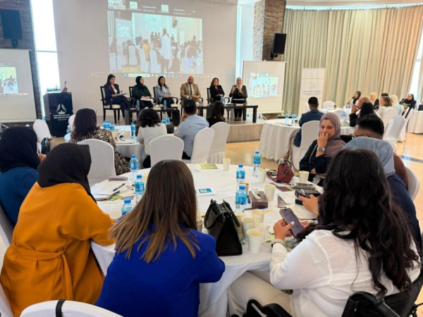 يوصي بتوسيع مشاركة المرأة والشباب وحماية فضاء العمل الأهلي والعمل مع الشركاء المحليين والدوليين لتعزيز مقومات الصمود ومواجهة التحديات