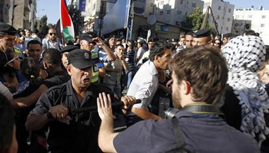 المنظمات الاهلية تستنكر قمع الاجهزة الامنية للاعتصام السلمي في الخليل وتطالب بمعالجة جدية للازمات الاقتصادية والاجتماعية
